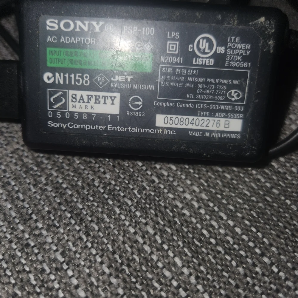 ORIGINAL SONY PSP 100 CHARGER